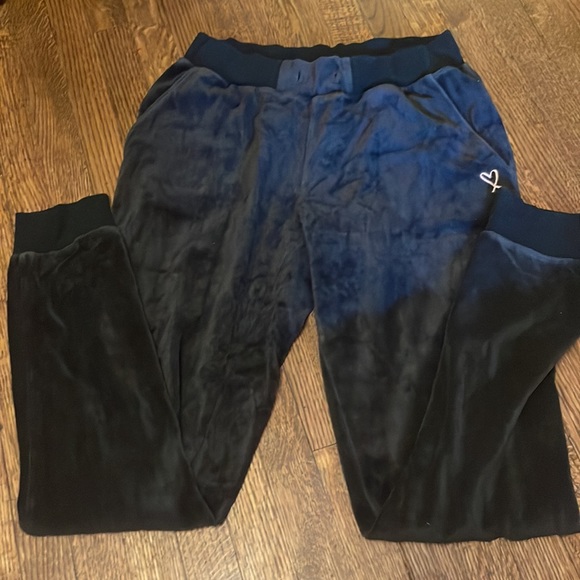 Victoria’s Secret Black Velour Loungewear Joggerd - Picture 2 of 4